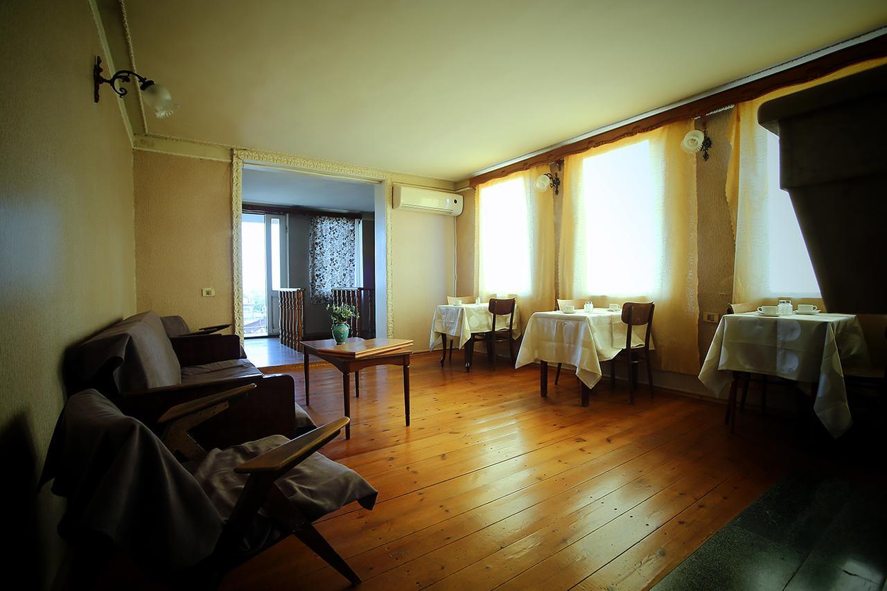 Guest House Old Kutaisi Ngoại thất bức ảnh